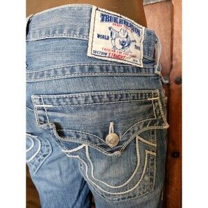 TRUE RELIGION Straight - distressed JEANS - Size 33